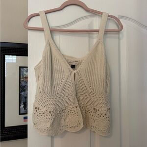 WOMENS Crocheted Top. Size L. NWT.
